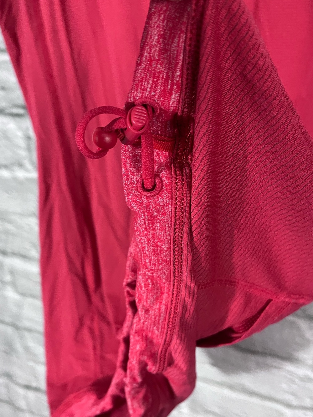 Lululemon size 10 Willpower Tech Tee Top Red Coral - Picture 9 of 10